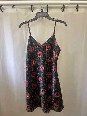 Looney Tunes Black Floral Spaghetti-Strap Night Dress with Red Taz And Gir Print
